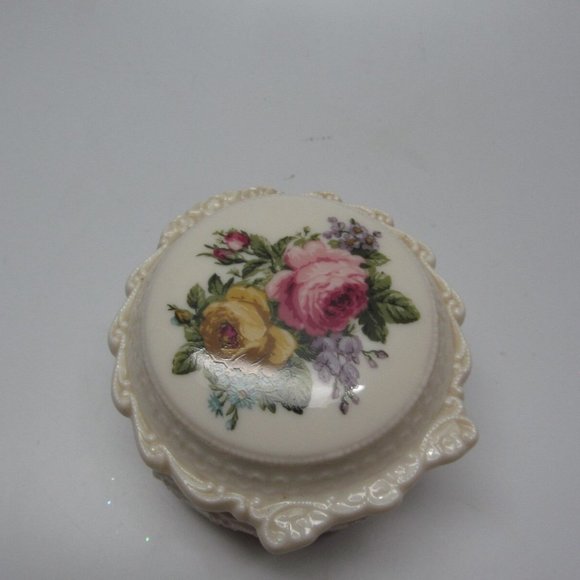 Vtg Porcelain Trinket Holder - Picture 3 of 8